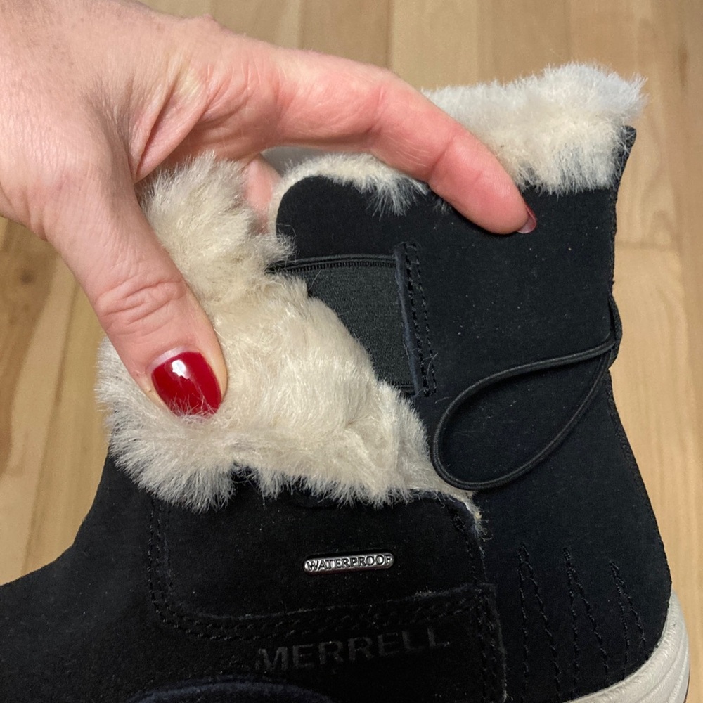 Merrell Black Ankle Boots with Faux Fur - Picture 4 of 5